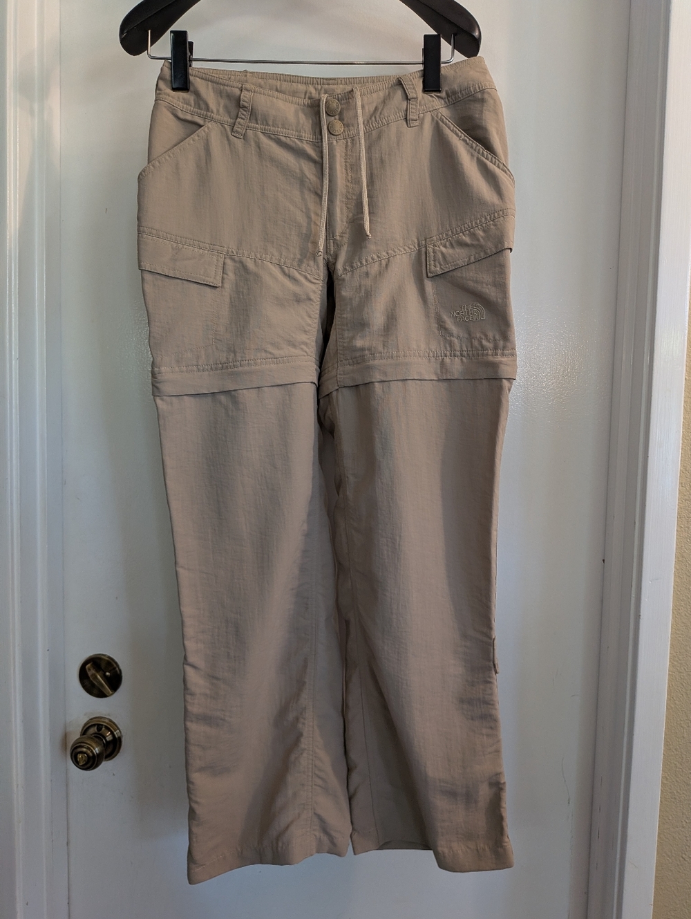The North Face Women’s Pants 8 Beige Convertible Nylon Cargo  Shorts Pants